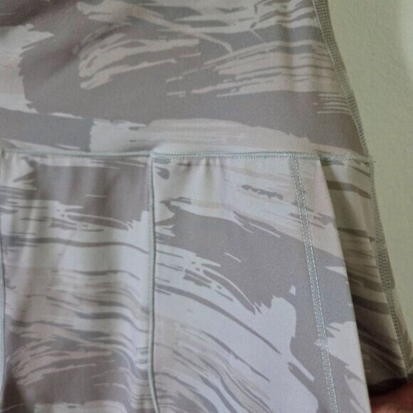 EUC LIKE NEW ALPHALETE ATHLETICS AMPLIFY CAMO PRINT LEGGINGS WOMENS SZ M - Picture 9 of 16